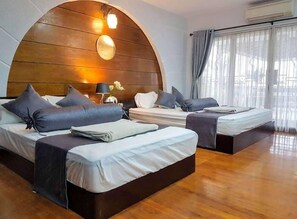 5 bedrooms, in-room safe, iron/ironing board, WiFi