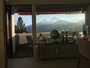 Interior - Apartment with a direct view of the Watzmann (Mitterbach)