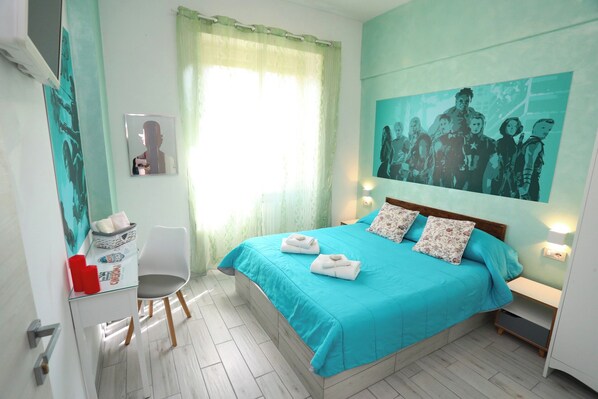 6 habitaciones, tabla de planchar con plancha y cuna de viaje 