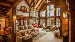 Smart TV, fireplace, video games, Netflix - Boyne Mountain - Ski-In/Out, featuring 4 master suites with an outside Hot Tub  (Boyne Falls)