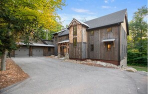 Exterior - Boyne Mountain - Ski-In/Out, featuring 4 master suites with an outside Hot Tub  (Boyne Falls)