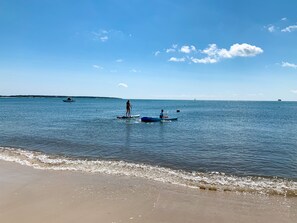 Beach nearby, sun-loungers, beach towels