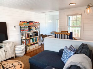 Téléviseur connecté, foyer, jeux vidéo, lecteur de DVD