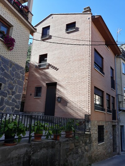 The Petra y Armando house in Anguiano