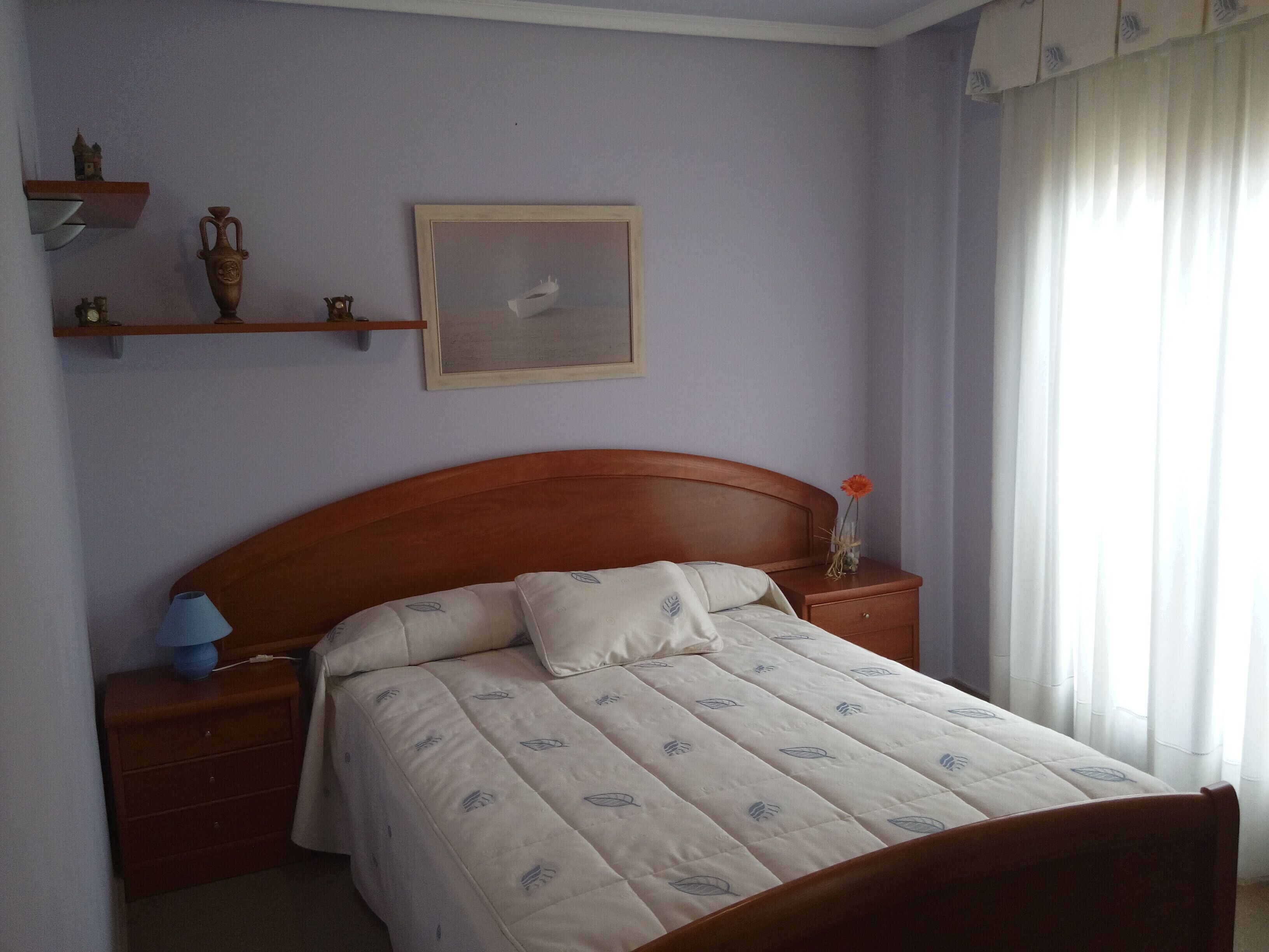 5 habitaciones, tabla de planchar con plancha y ropa de cama 