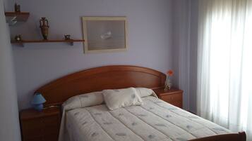 5 Schlafzimmer, Bügeleisen/Bügelbrett, Bettwäsche