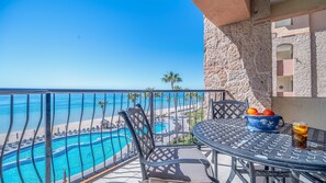 Outdoor dining - Sonoran Sea E-412 The Sea Spray Refuge Corner Oceanfront Condo (Puerto Peñasco)
