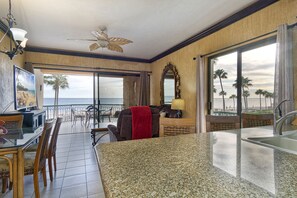 TV, DVD player, aparelho de som