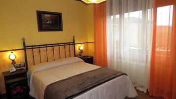 4 quartos, cofres nos quartos, berço de viagem, Wi-Fi de cortesia