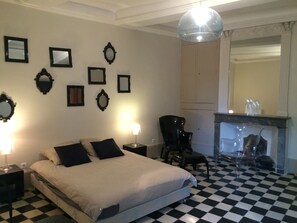 3 soverom, strykejern/-brett, internettilgang og sengetøy