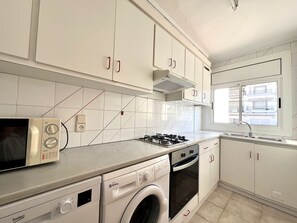 Refrigerador, microondas, horno y lavavajillas
