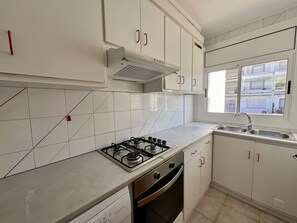 Refrigerador, microondas, horno y lavavajillas