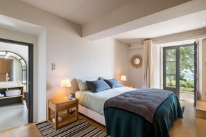 5 Schlafzimmer, Bügeleisen/Bügelbrett, WLAN, Bettwäsche