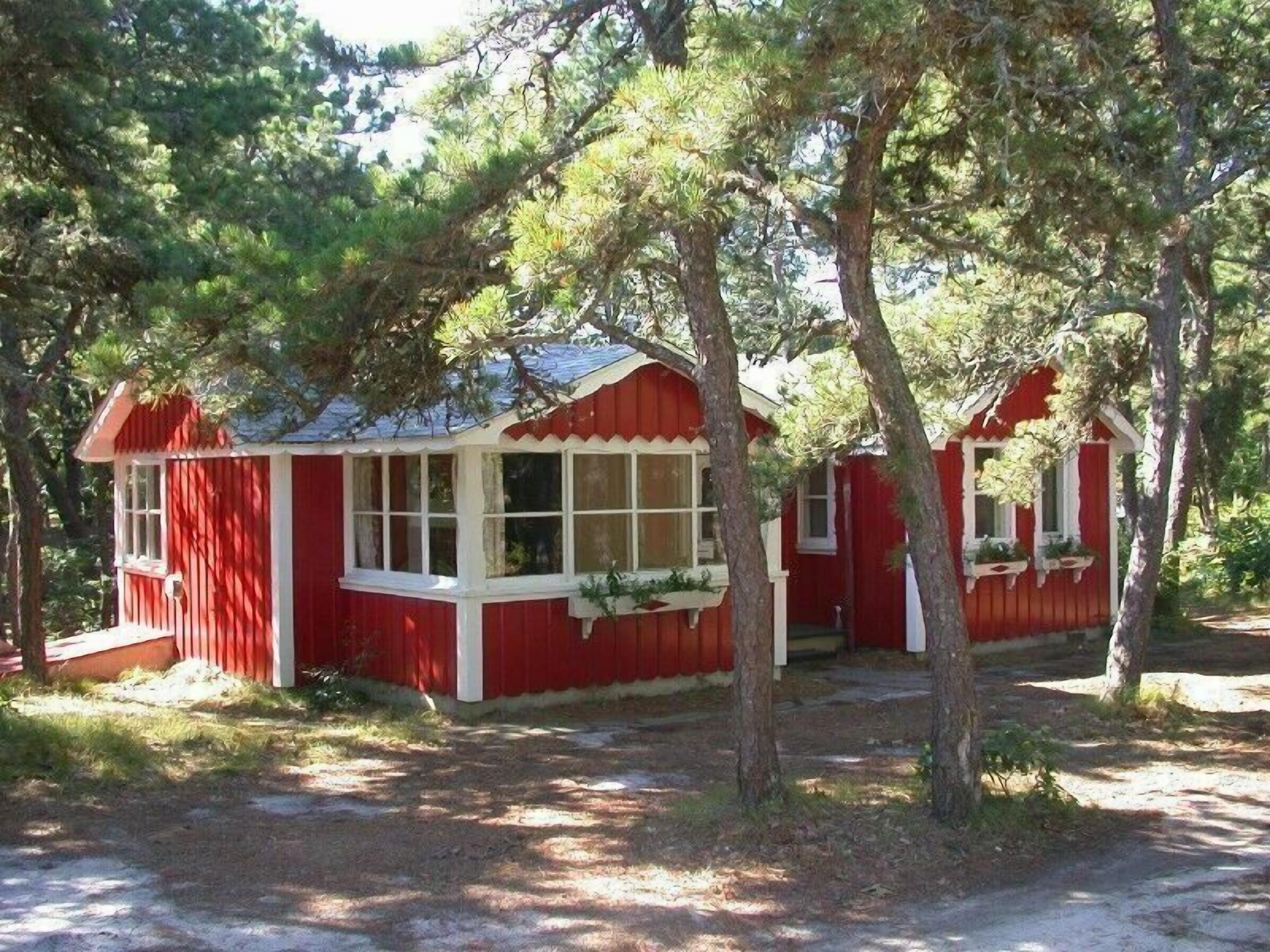 Pleasant Forest Shores #1 S. Chatham: Classic Swedish ''Stuga'' style near beach
