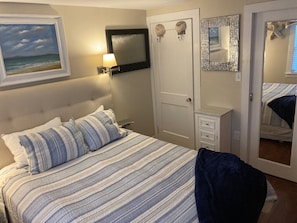 3 bedrooms, desk, iron/ironing board, free WiFi - Lovely Dog Friendly Beach Home Close to Everything. (Eastham)