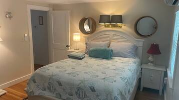 3 bedrooms, desk, iron/ironing board, free WiFi