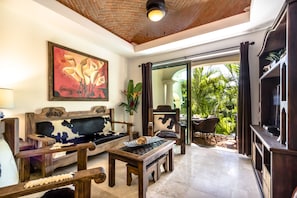 Fernseher, DVD-Player, Stereoanlage