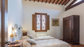 3 bedrooms, iron/ironing board, WiFi