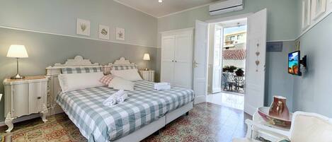 1 chambre, fer et planche à repasser, lit parapluie, Wi-Fi gratuit