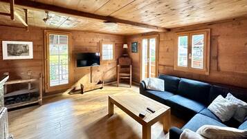 TV connectée, livres, chaßne hi-fi