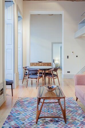 Interior - Boutique Rentals - Toledo's One & Only Apt in Ribeira (Porto)