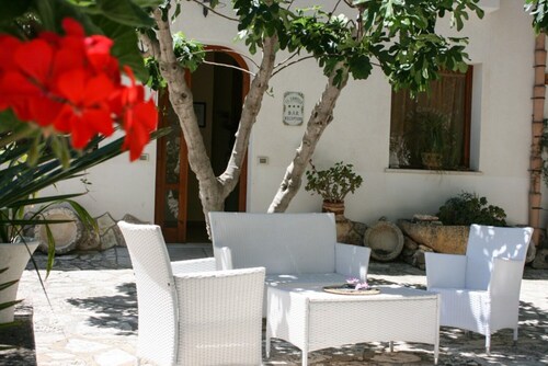 Holiday home il Cortile sea swimming pool Custonaci Cornino