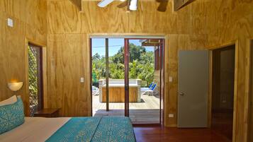 4 habitaciones, acceso a internet y ropa de cama