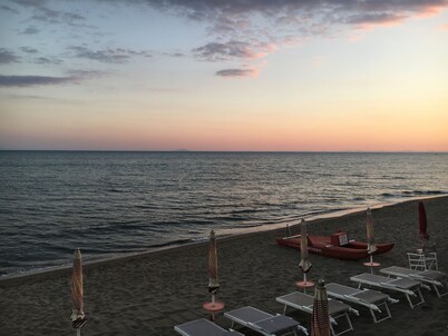 Nice apartment 50 mt from the sea with outdoor pergola.