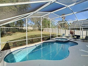 Piscine extérieure, piscine chauffée