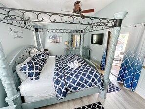 4 bedrooms, desk, iron/ironing board, travel cot - Family-Friendly 4BR · 4m Disney · Fenced Dog Run · Pool/Spa & Games. Fast WiFi (Kissimmee)