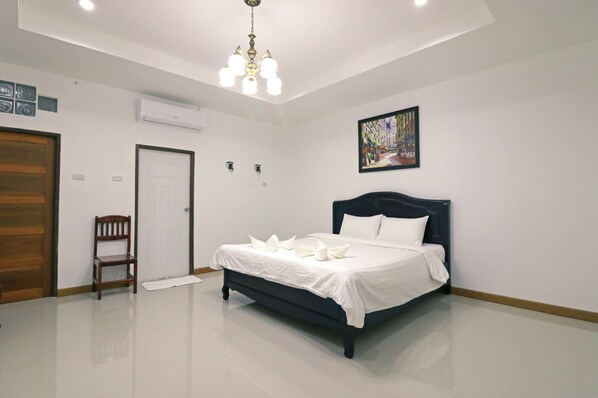 Standard Double Room with Mountain View