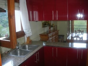 Refrigerador, microondas, horno y lavavajillas