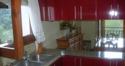 Casa Pabán apartments for 6 people, with beautiful views of the river and mountains