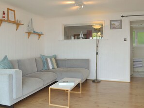 TV - 2 bedroom accommodation in Down Thomas, near Plymouth (Down Thomas, near Plymouth)