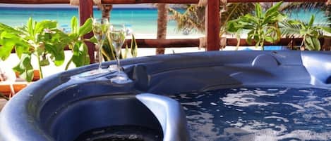 Outdoor spa tub