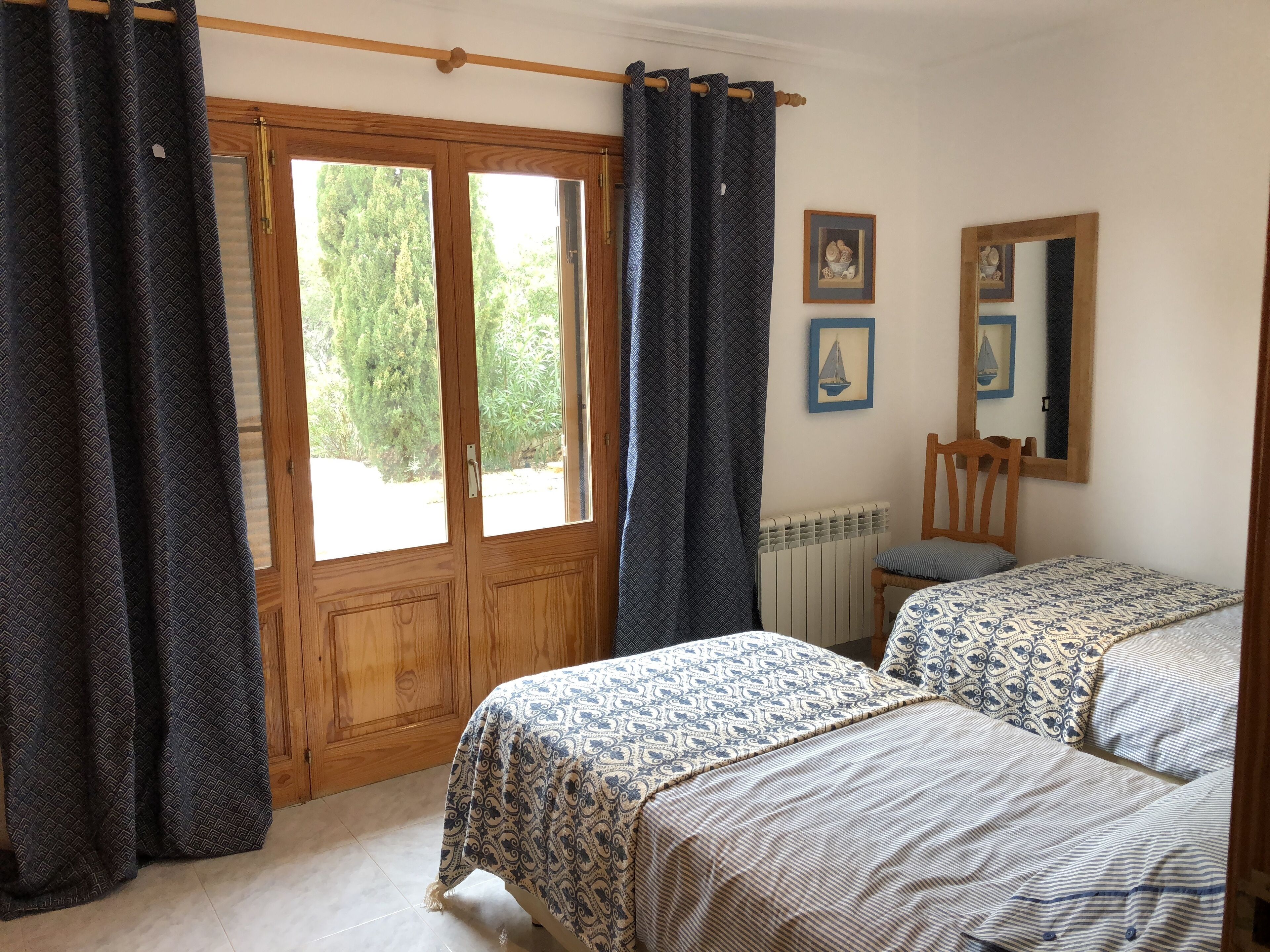2 bedrooms, iron/ironing board, WiFi (free), bed sheets