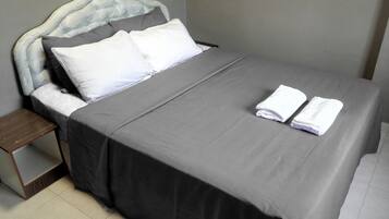 3 bedrooms, individually decorated, individually furnished, desk