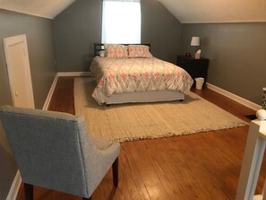 3 bedrooms, desk, iron/ironing board, free WiFi