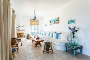 Villa, 3 Bedrooms | Living area
