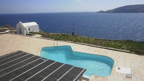 Outdoor pool - Villa Abalone by The Pearls Collection (Mykonos)