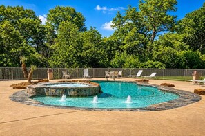 Pool - Rest Ashored | 4bdr | King Bed | 2-Story | WiFi (New Braunfels)