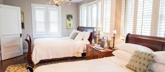 Guest House of Kentucky (2 Queens - 1st Floor)