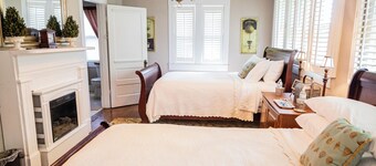 Guest House of Kentucky (2 Queens - 1st Floor)