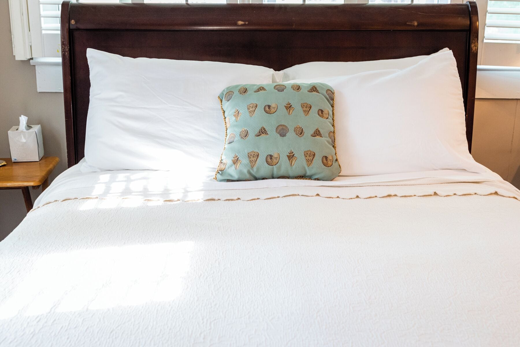 1 slaapkamer, een strijkplank/strijkijzer, beddengoed