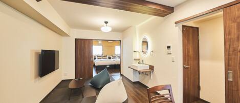 Perhehuoneisto, tupakointi kielletty | Oleskelualue | Taulutelevisio, DVD-soitin