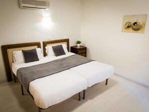 3 chambres, fer et planche à repasser, lit parapluie, Wi-Fi gratuit