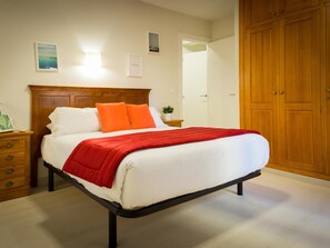 3 chambres, fer et planche à repasser, lit parapluie, Wi-Fi gratuit