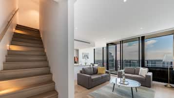 2 bedrooms, individually decorated, individually furnished