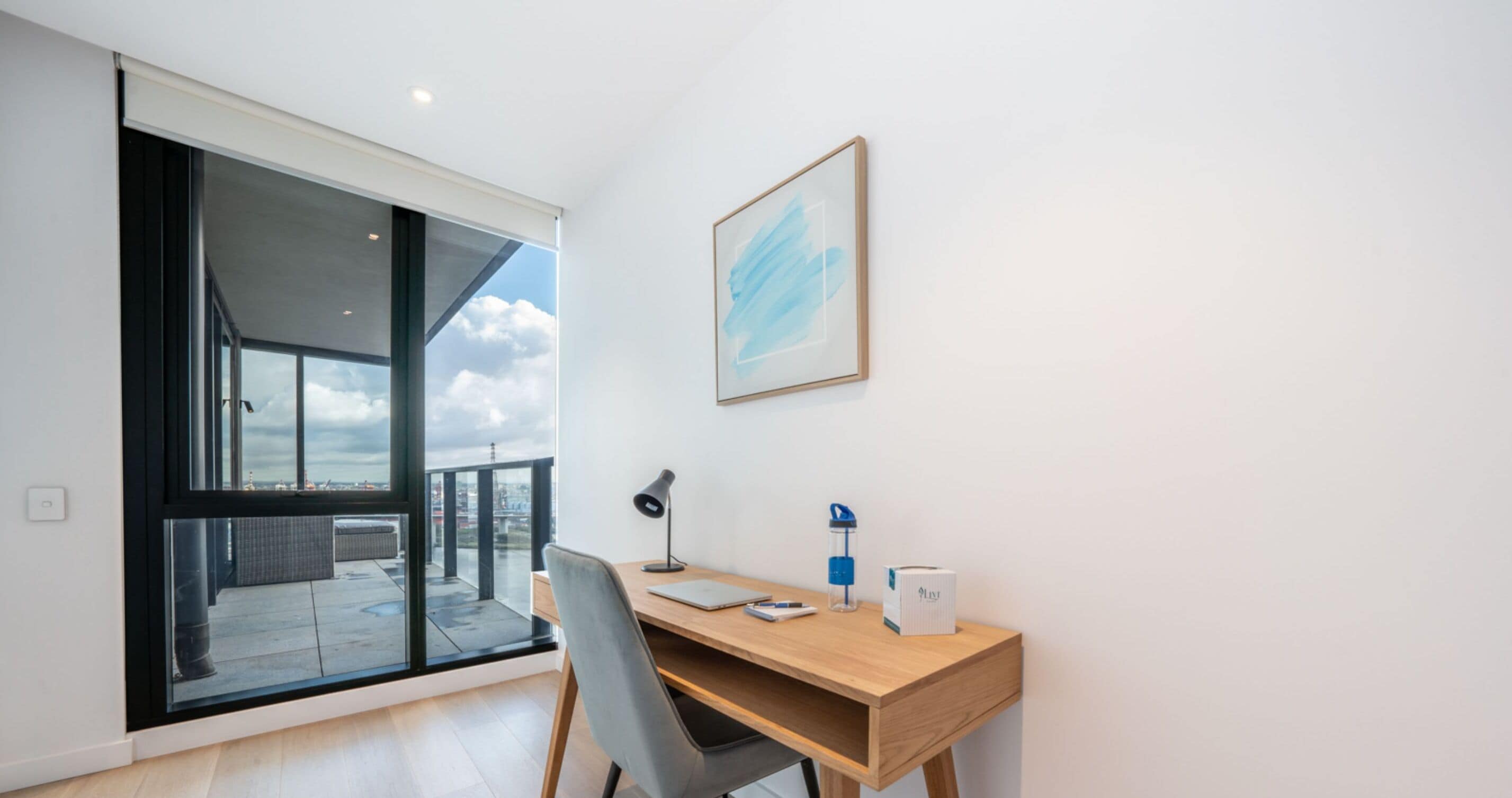 Two-Bedroom Two-Bathroom + Study Apartment with Harbour View