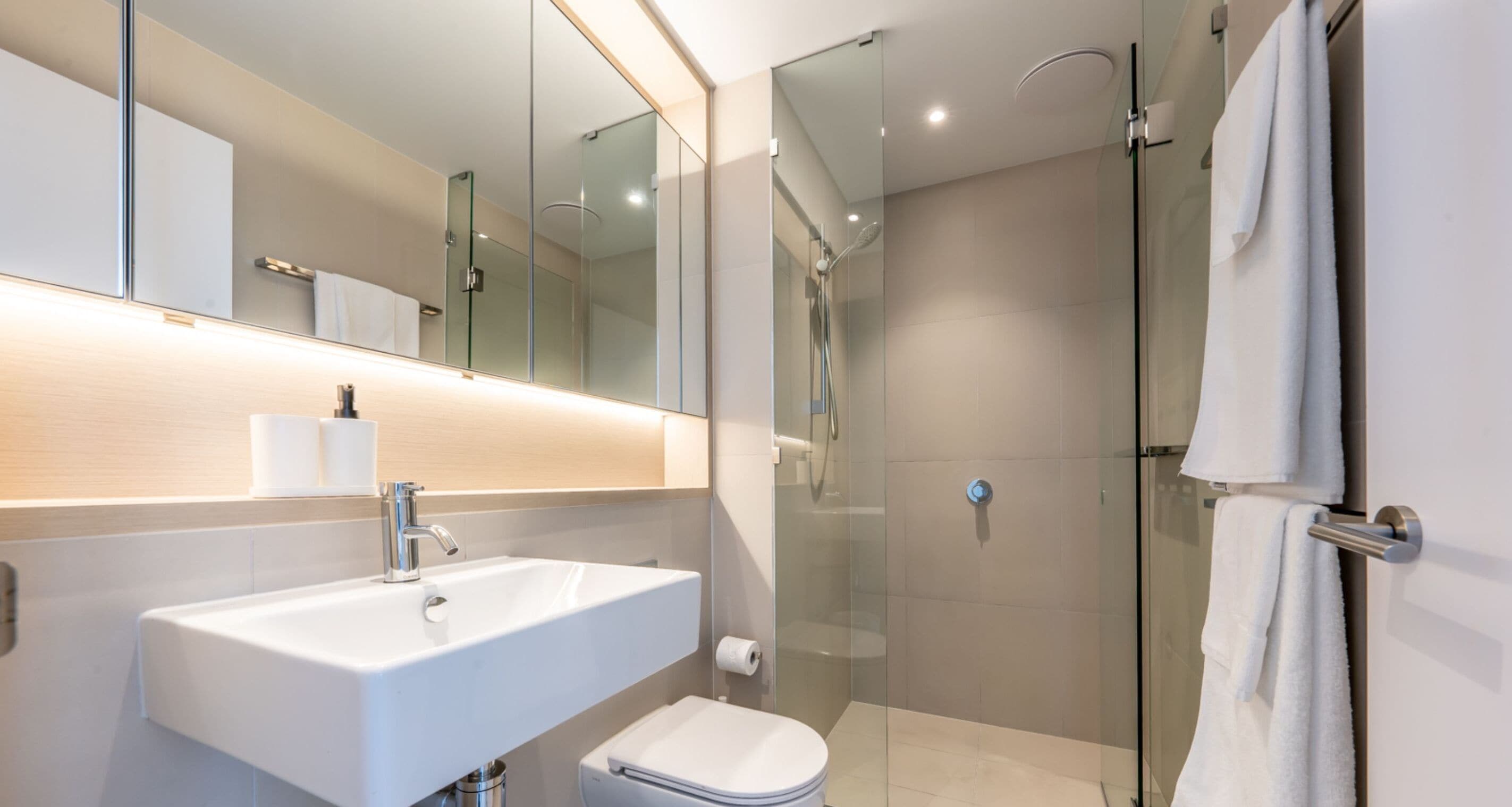 Sky High 3 Bedroom 2 Bathroom Apartment with Stadium & Harbour Views | Bathroom